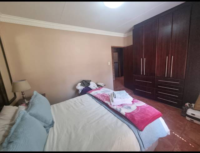 3 BEDROOM HOUSE FOR SALE IN VANDERBIJLPARK SE 4